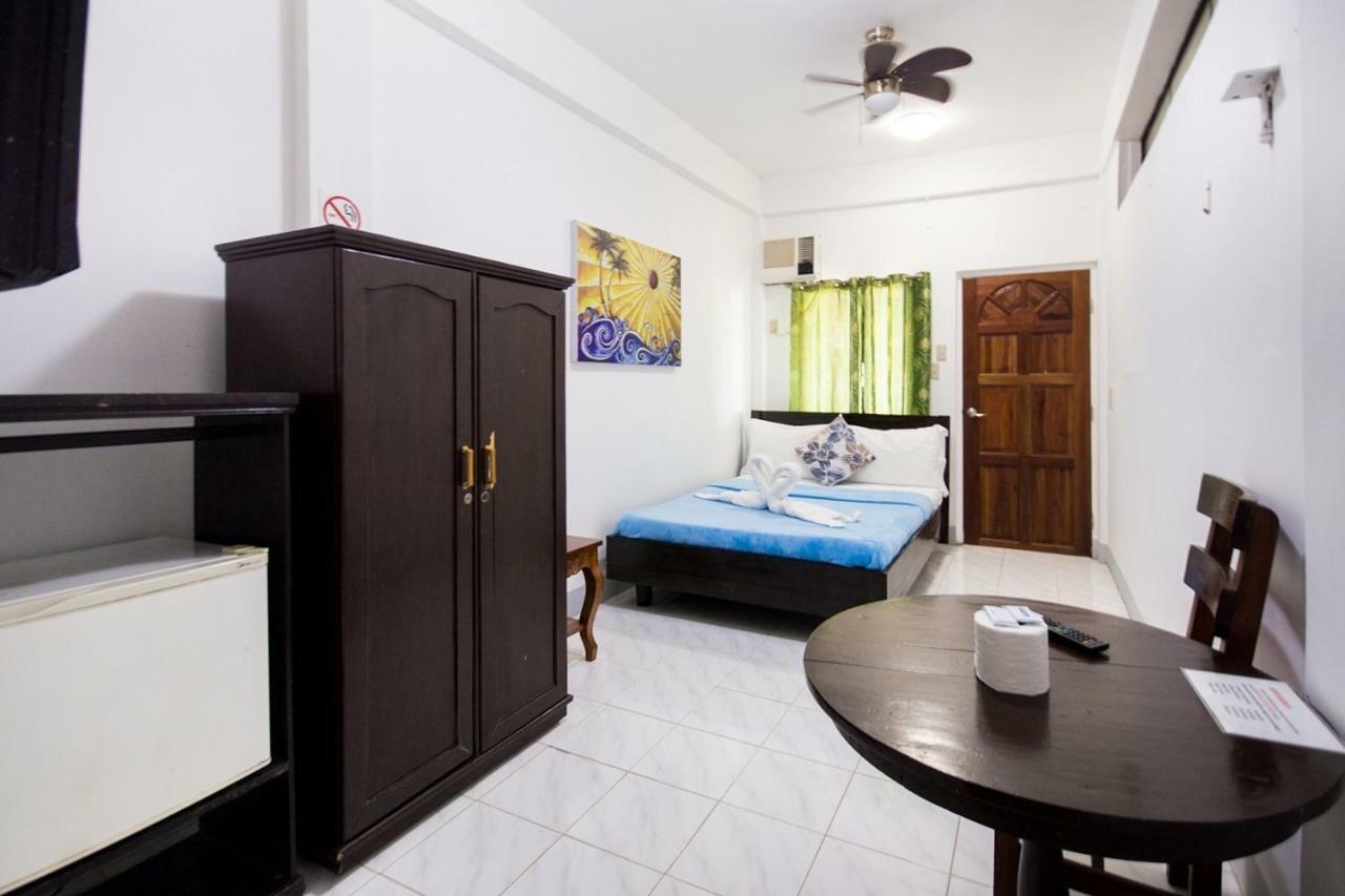 Deparis Beach Resort Balabag  Extérieur photo